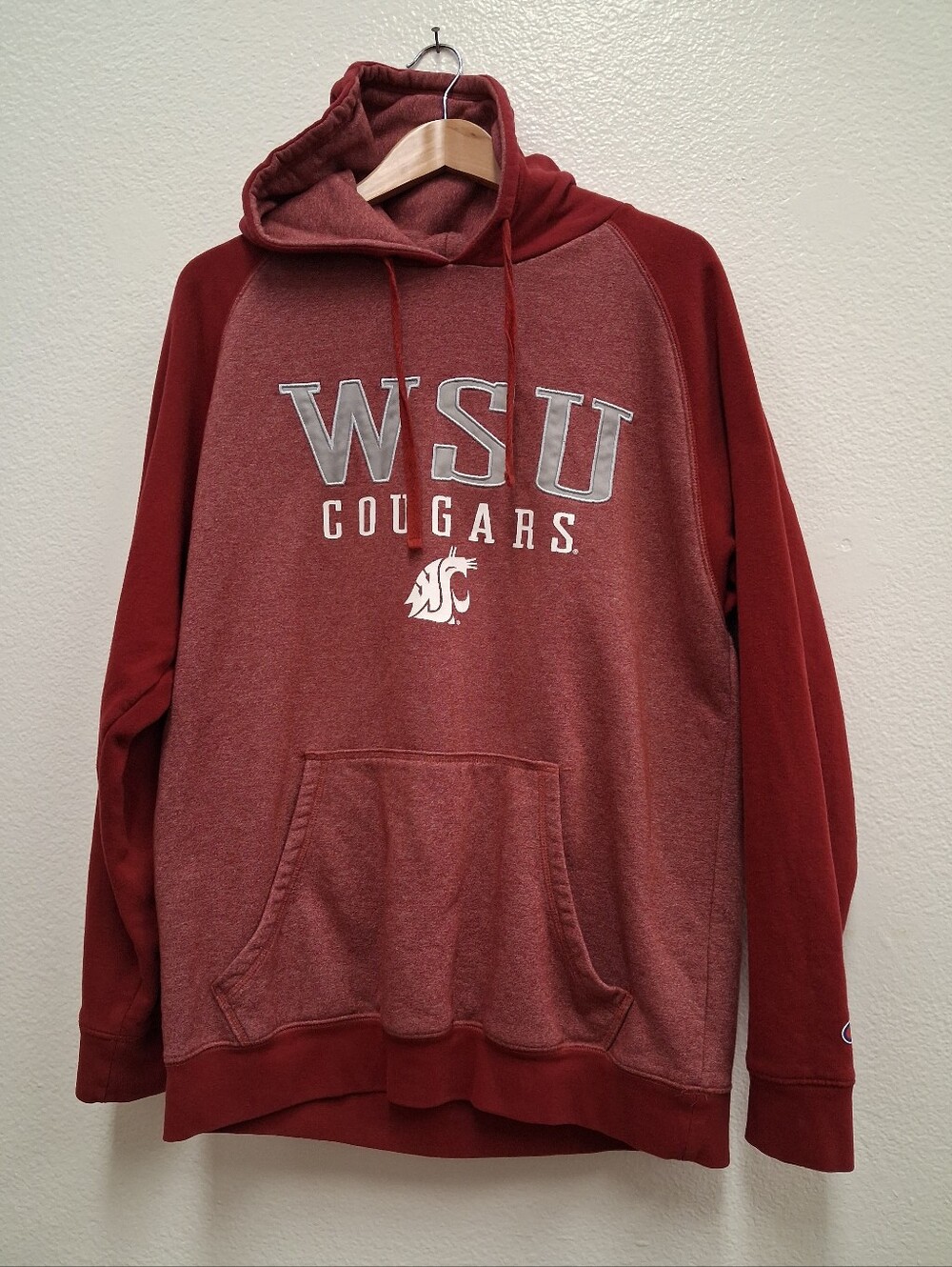 Washington State Cougars hoodie, WSU NCAA Size Large CHAMPION Embroidered WAZZU